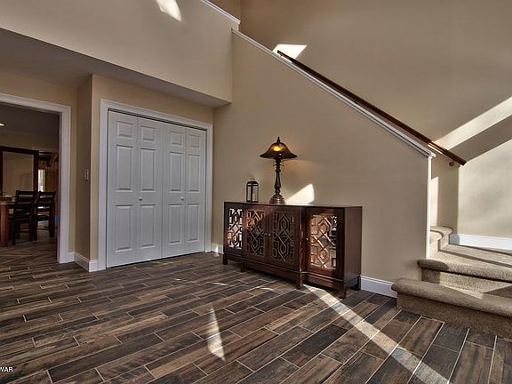 4th image of 111 Westbrook Ct