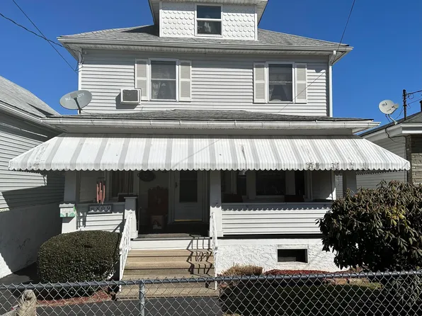 809 Washington St, Throop, PA 18512