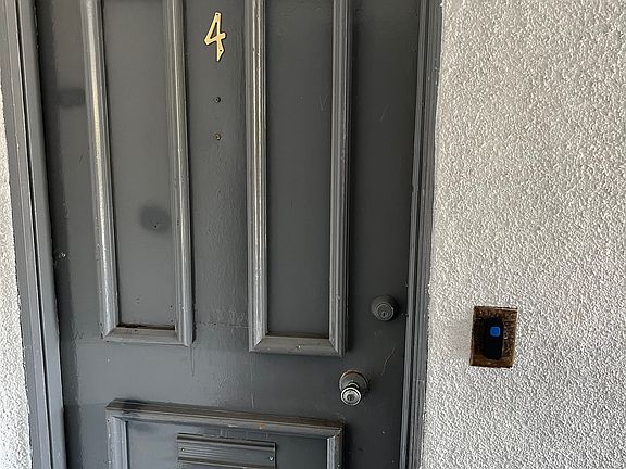 4th image of 300 N Bushnell Ave APT 4