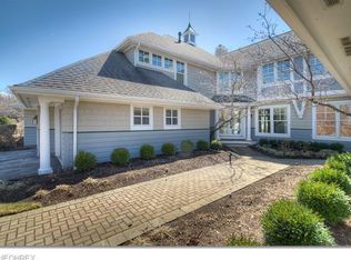19 Shoreby Dr, Bratenahl, OH 44108