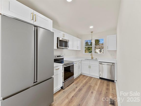 4th image of 1024 8th St