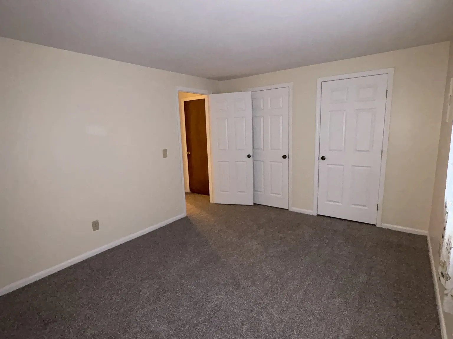 2 bed, 867 sqft, $925 — Photo 2
