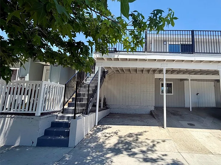 1550 N Avenue 45 — Photo 22