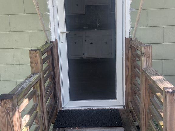 5 - Entrance to the suite