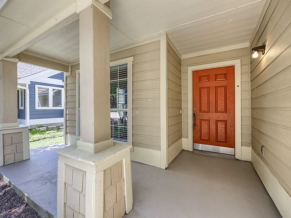 4th image of 128 Hilltop Dr