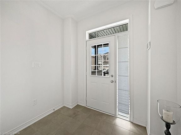 2nd image of 82 Gledhill Cres