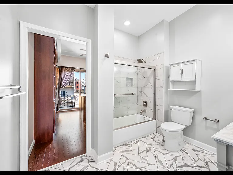 1346 Towson St — Photo 18