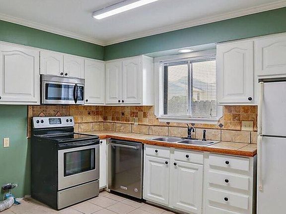5th image of 1064 Windrose Dr