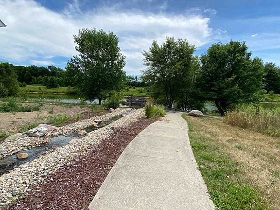4th image of 1570 Lake Trl N #69