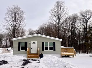 115 Middle Rd, Greentown, PA 18426