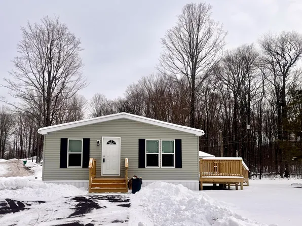 115 Middle Rd, Greentown, PA 18426