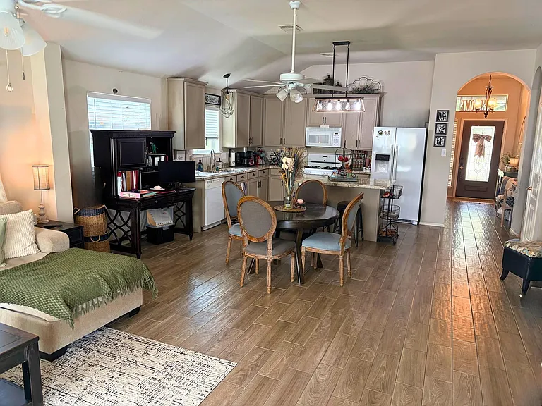 2101 Laughing Gull Ln — Photo 4