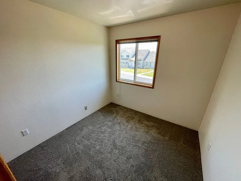 5631 N Hills Dr — Photo 27