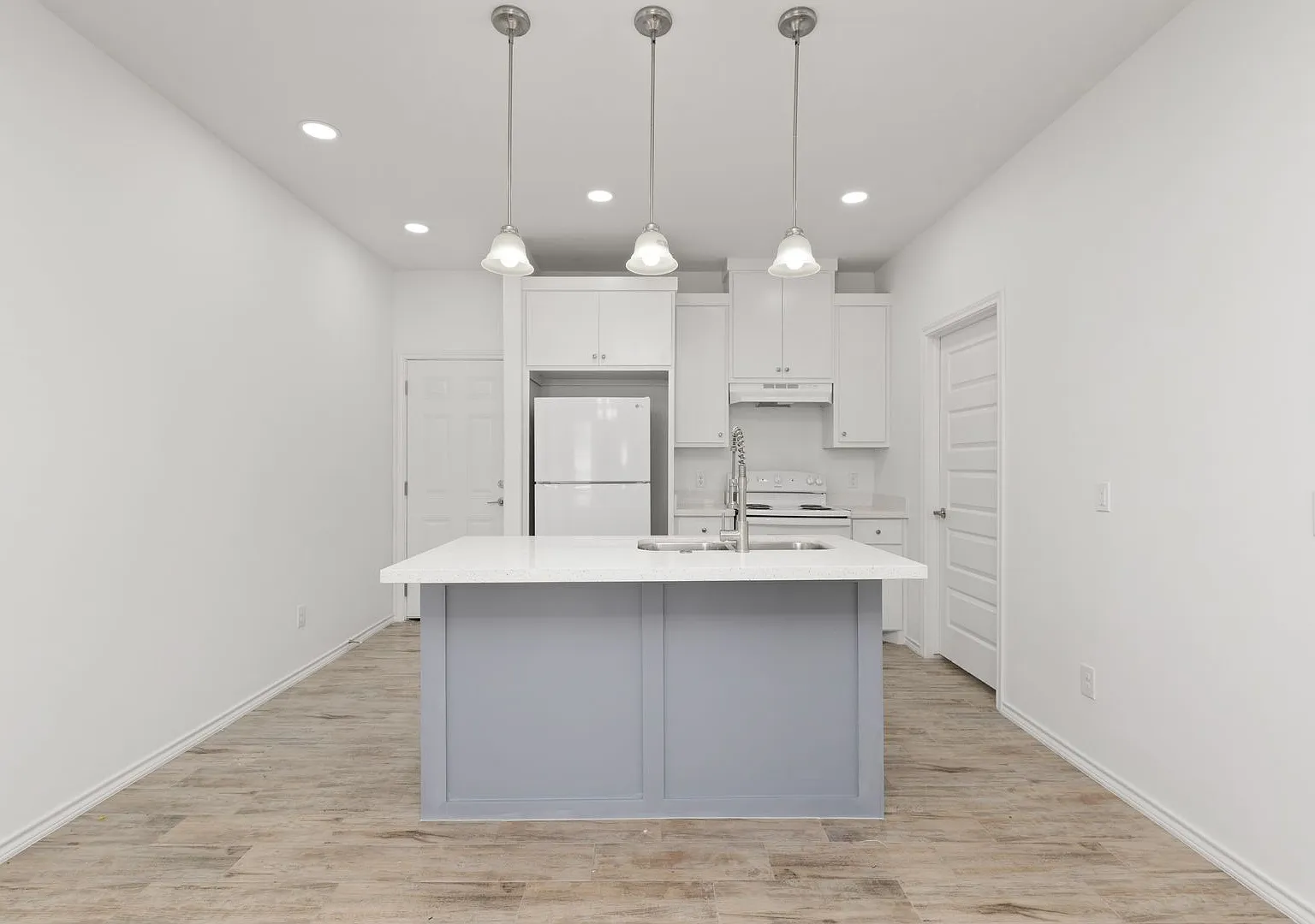 2712 Rosa Dr.- New 4bd/2bth Home In la Feria For Lease — Photo 4