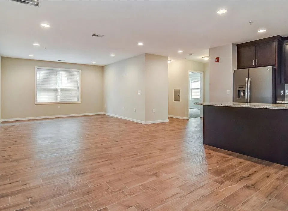 744 Westfield Ave #202