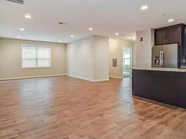 744 Westfield Ave #202, Elizabeth, NJ 07208