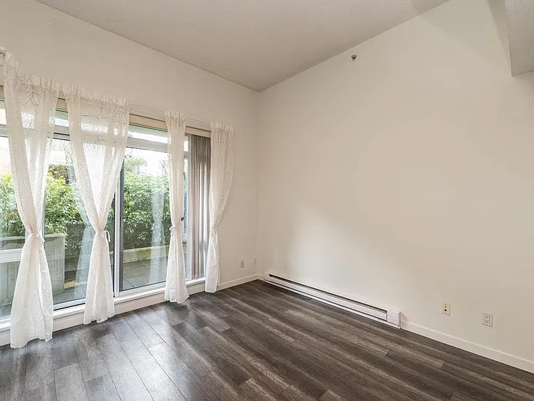 1033 Marinaside Cres #2M — Photo 3