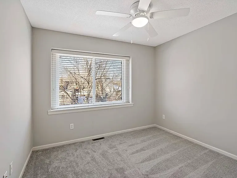 432 Pondridge Cir — Photo 9