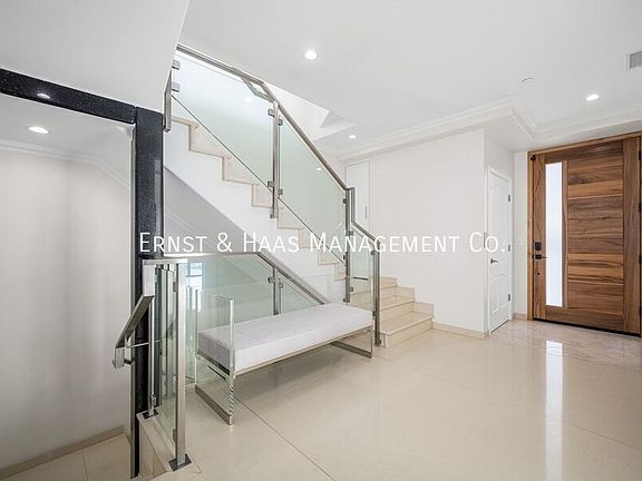 3rd image of 1724 Bluff Pl