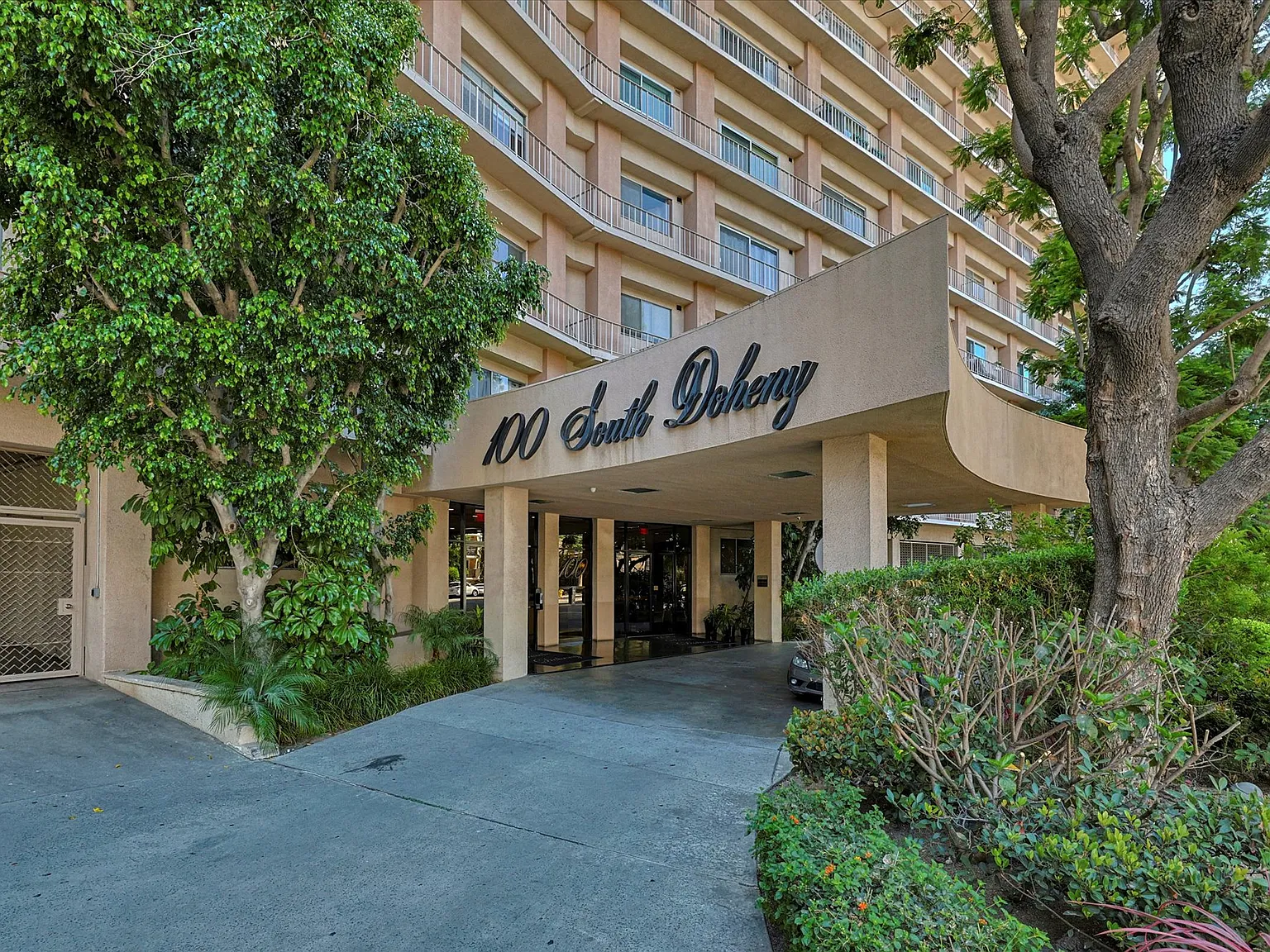 1 bed, 840 sqft, $4,250 — Photo 2
