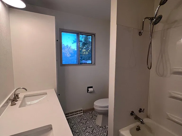 1535 Adams Ave — Photo 9