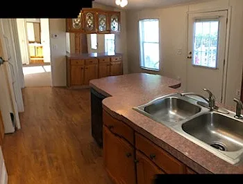 3 bed, 1100 sqft, $1,400 — Photo 2