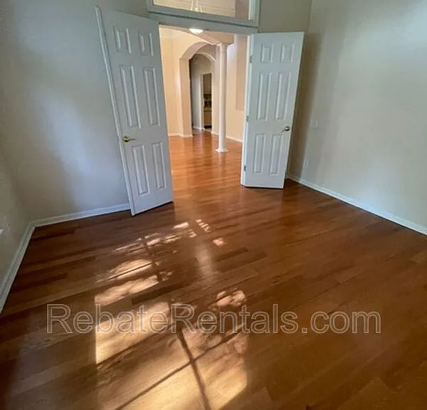 8907 Hampton Landing Dr E — Photo 26