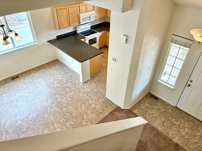831 Lakebrook Ct — Photo 17