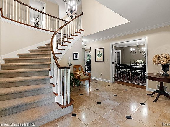 4th image of 945 Peach Blossom Ct