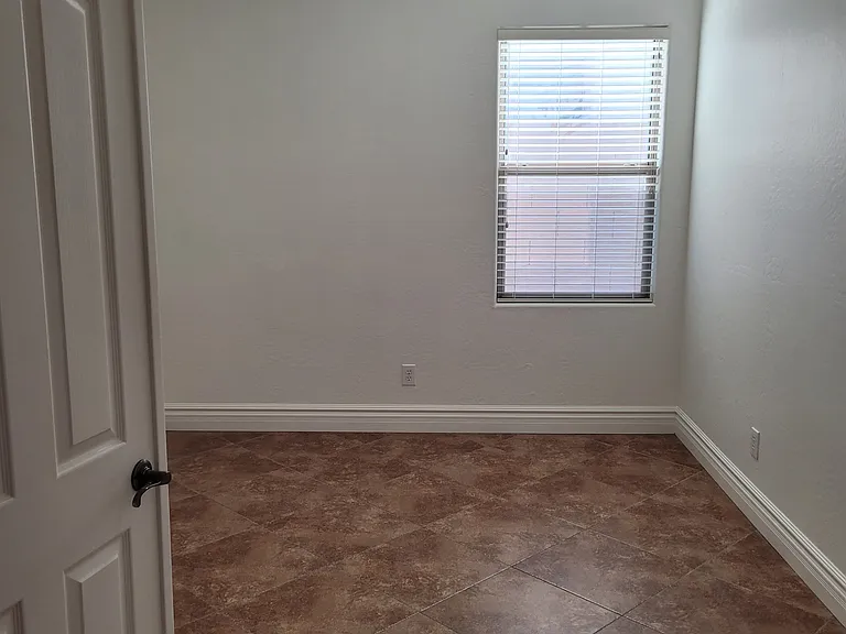 4516 E Willet St — Photo 16