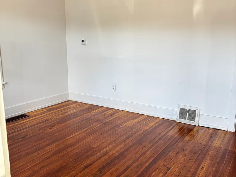 242 N Lincoln St #1 — Photo 10