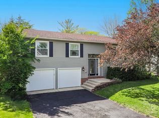 2441 Waupaca Ct, Naperville, IL 60564