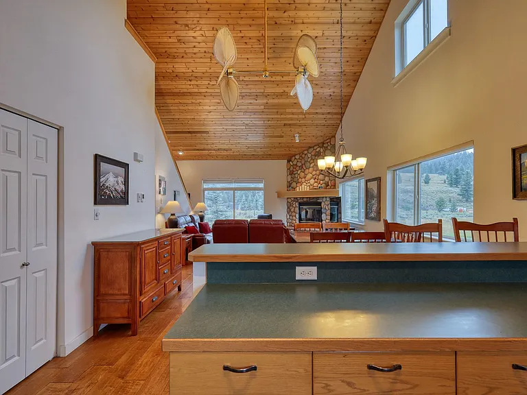 313 Firelight Dr — Photo 4
