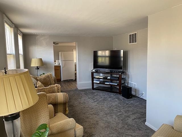 1st image of 2118 W Euclid Ave
