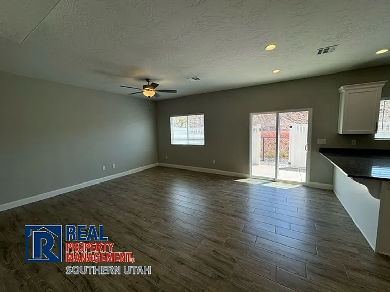 1042 S 1450 E #36 — Photo 3