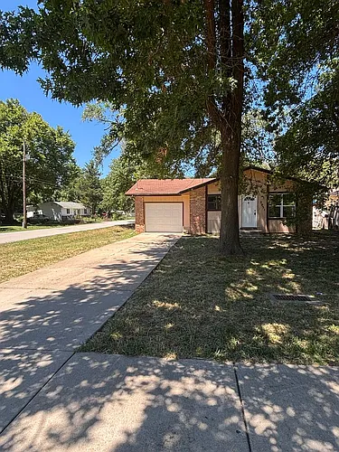 3031 W Pacific St Photo 1