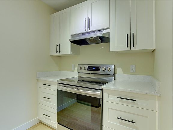 4th image of 40 Stanley Rd #103