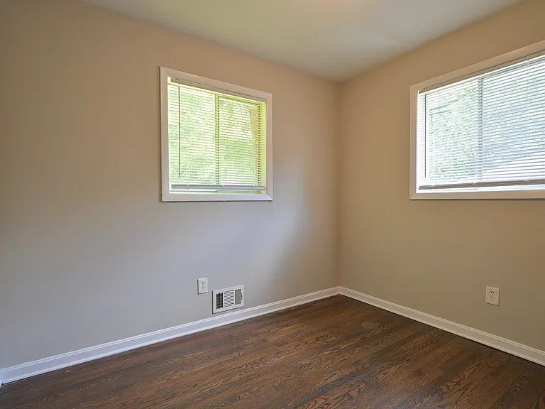 2075 Claude St NW — Photo 10