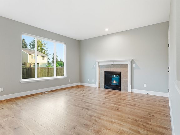 4th image of 8622 187th Street Ct E