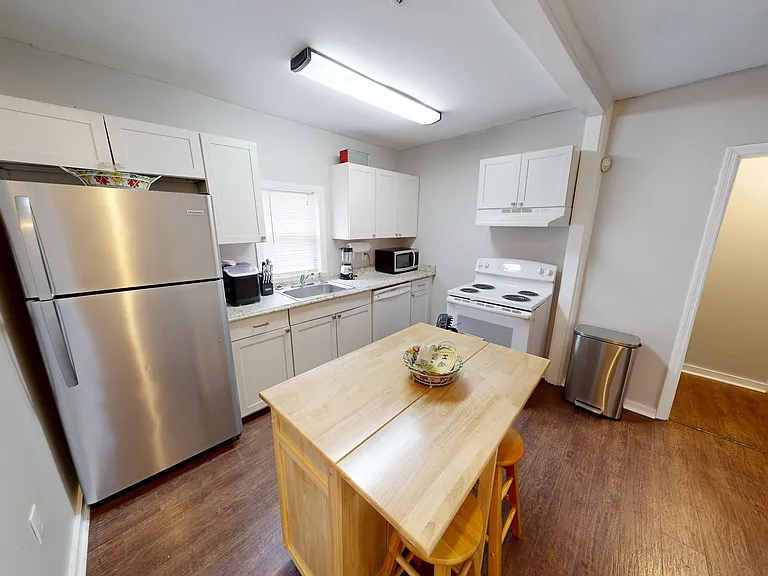 105 Cooper St — Photo 9