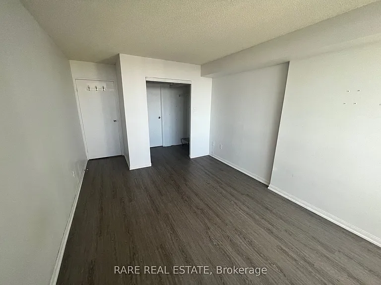 550 Webb Dr #905 — Photo 12