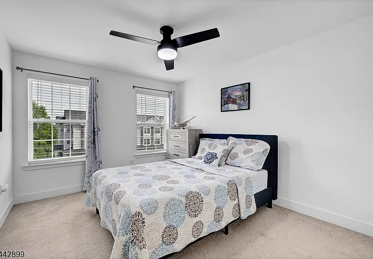 6 Martin Pl — Photo 41