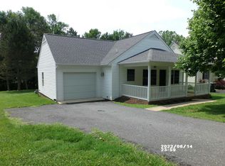 2586 Village Dr, Waynesboro, VA 22980