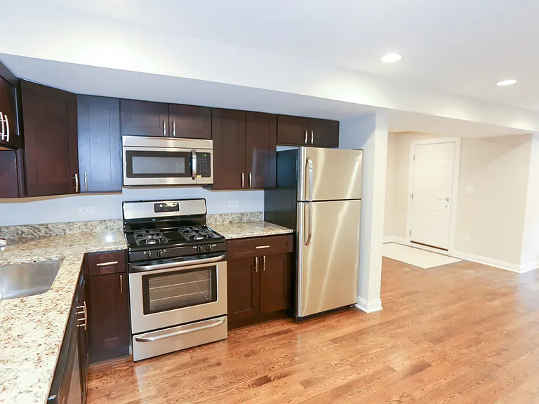 1218 W Diversey Pkwy #G — Photo 16