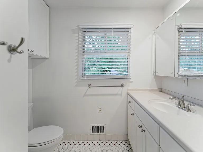 3801 SW Hamilton St — Photo 41