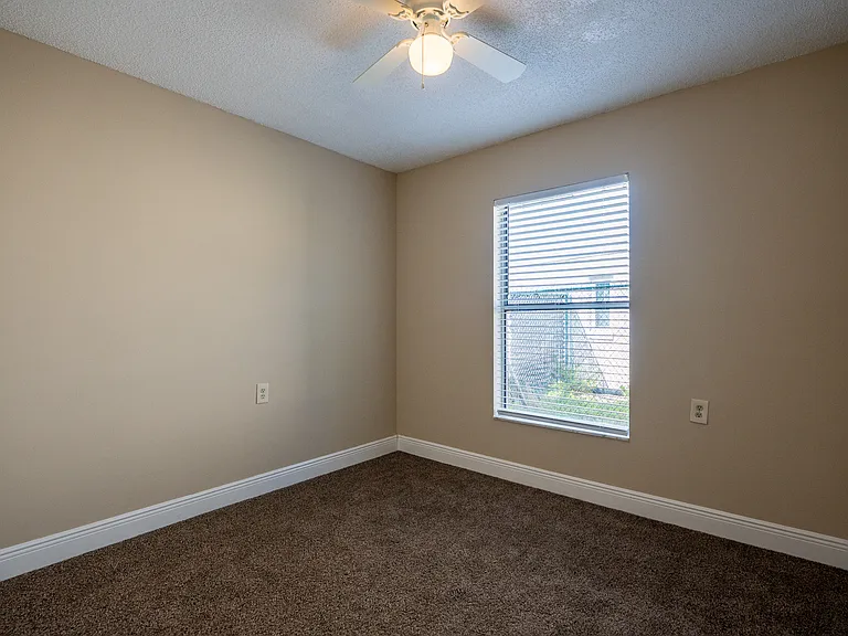 1025 Clovercrest Rd — Photo 7