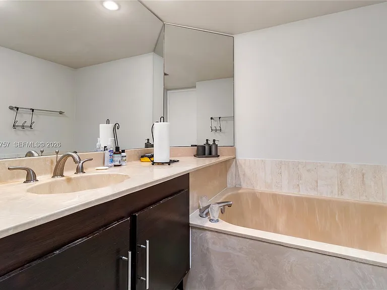 1717 N Bayshore Dr #A-2837 — Photo 21
