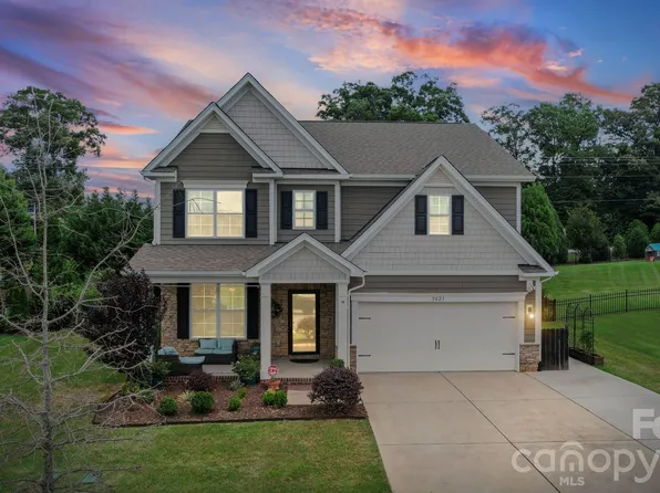 5021 Shadowbrook Rd, Waxhaw, NC 28173