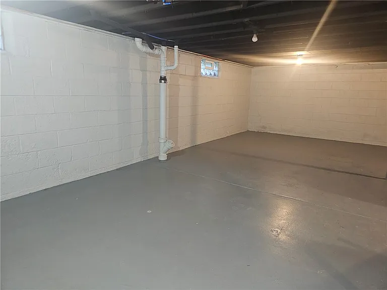 247 W Hickory St — Photo 8