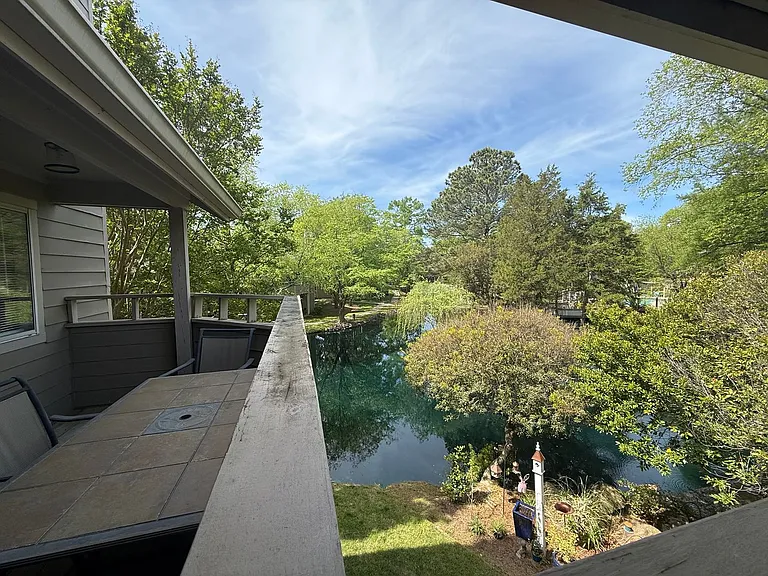 2553 Stockbridge Dr #B — Photo 15